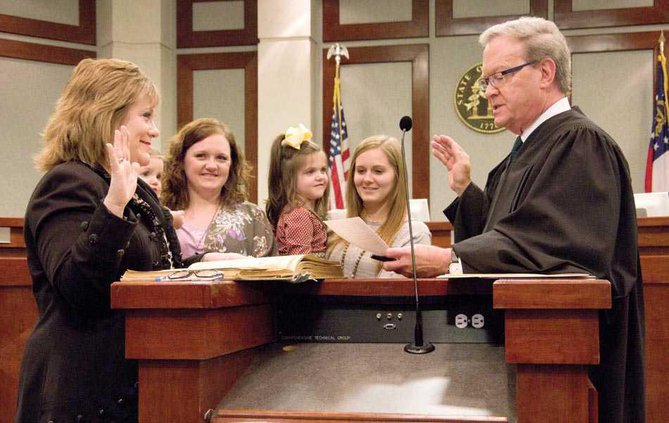 web cindy mills takes oath